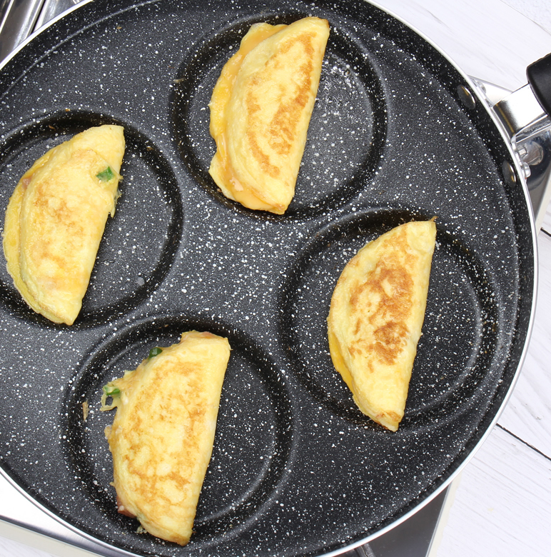 Nonstick 4-Cup Egg & Pancake Pan